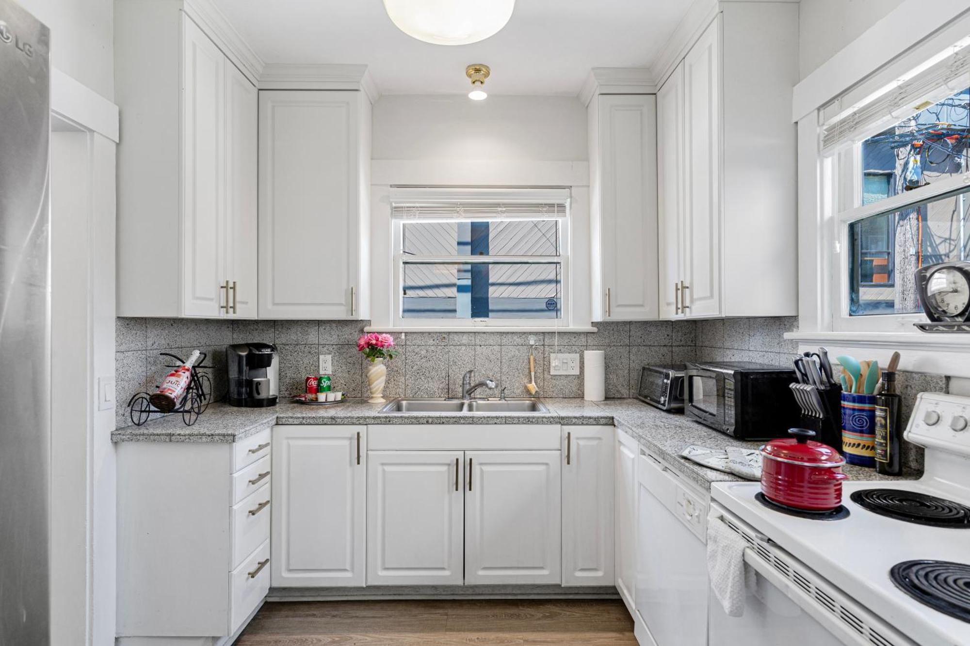 Vintage 3 Bedroom Home In Prime Eastlake Seattle With Private Parking المظهر الخارجي الصورة